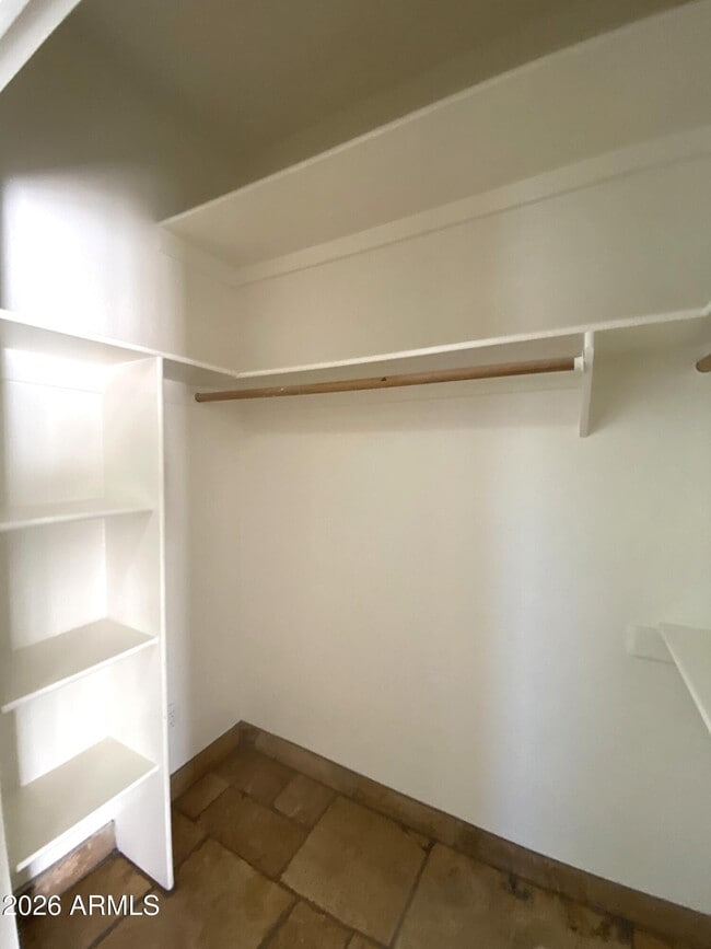 Building Photo - 405 E Huber St