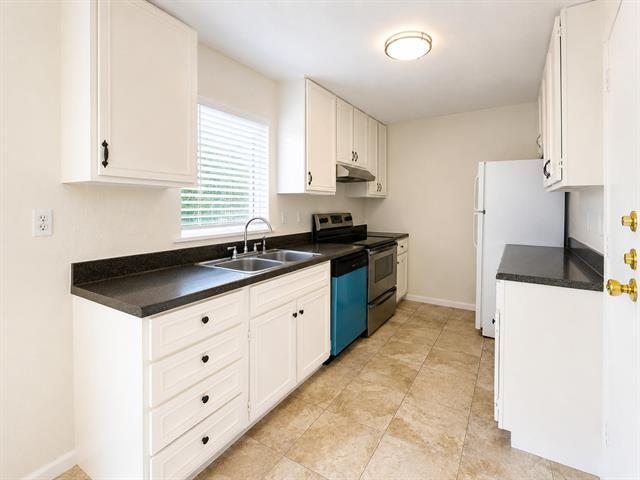 Building Photo - 409 Starling Dr