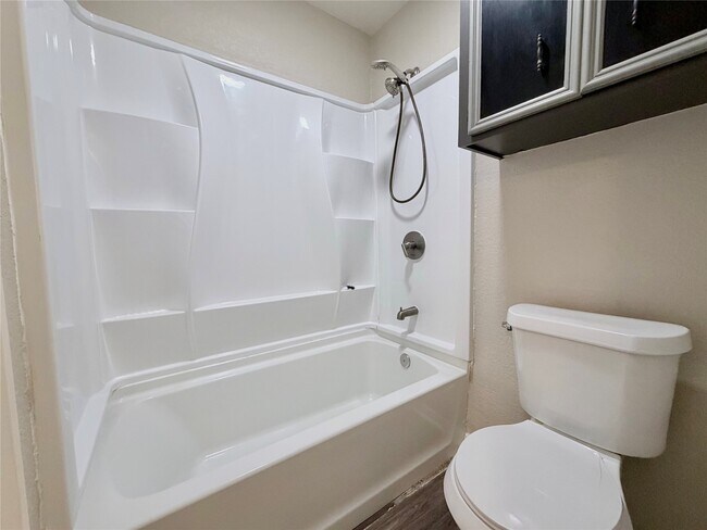 Building Photo - 2712 Monroe Ave