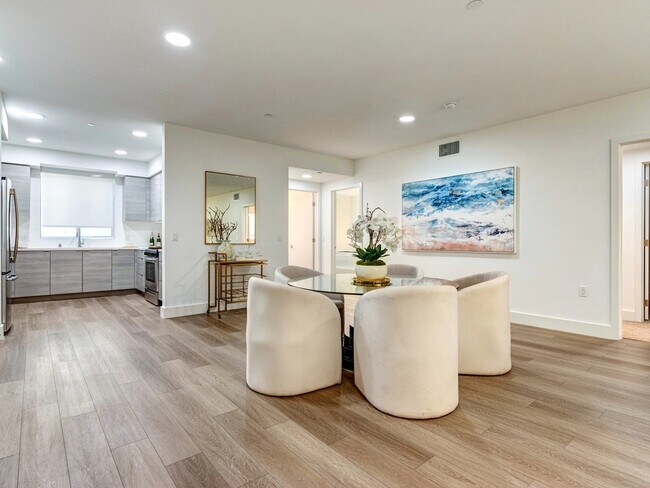 Interior Photo - 1330 Federal Ave