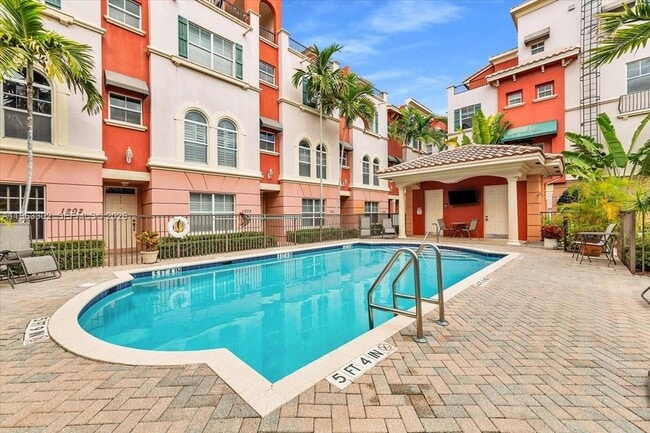 Building Photo - 1033 NE 17th Way