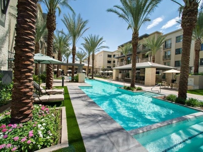 Building Photo - 7100 E Lincoln Dr