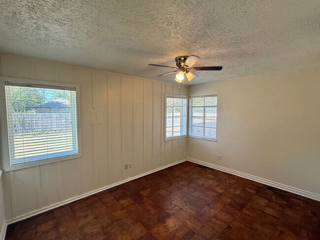 Building Photo - 1833 Westminster Pl