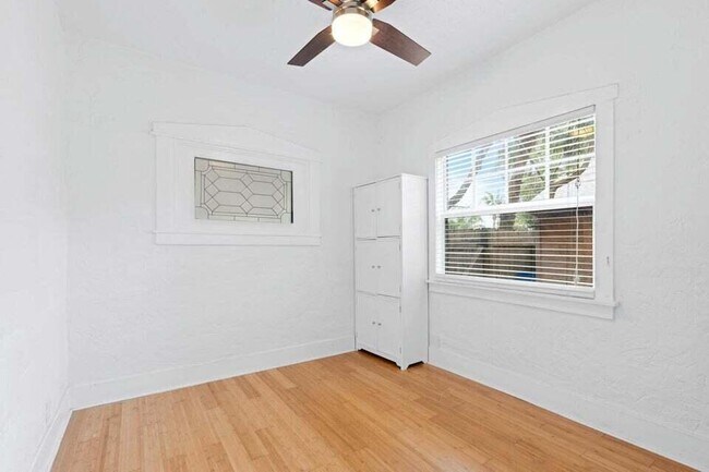Building Photo - 221 N Ocean Breeze
