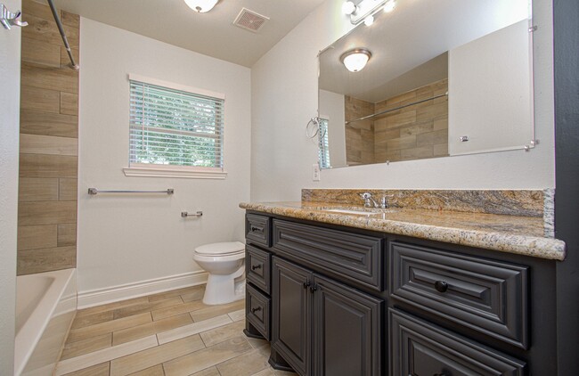 Building Photo - 1417 Longhorn Dr