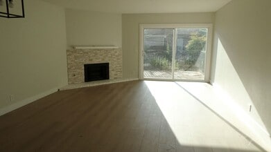Building Photo - 905 S Mountain Ave