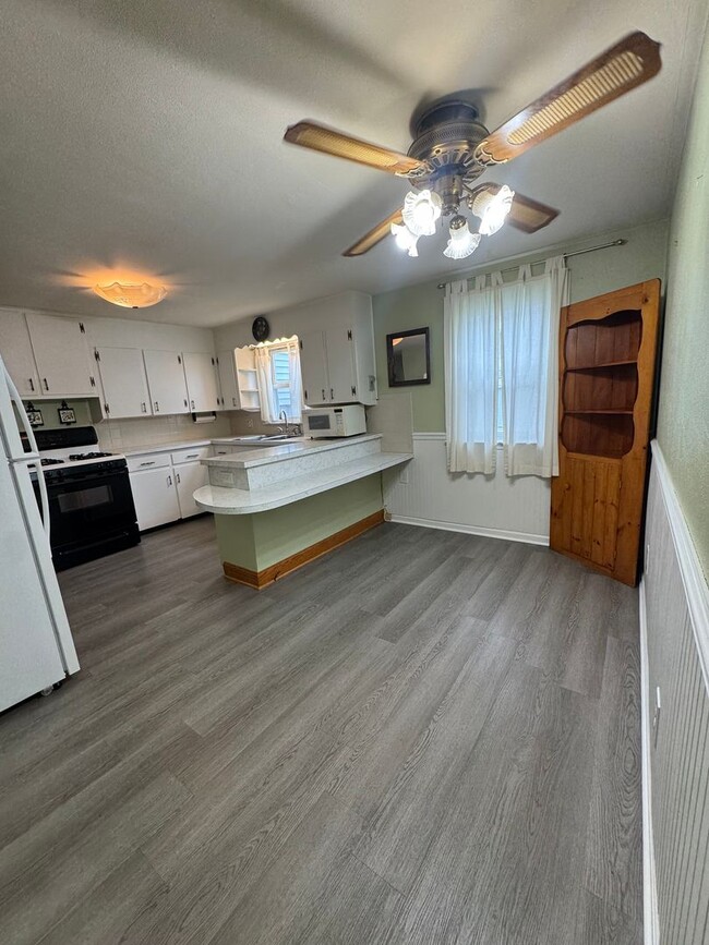 Building Photo - 2600 Harrison Ave