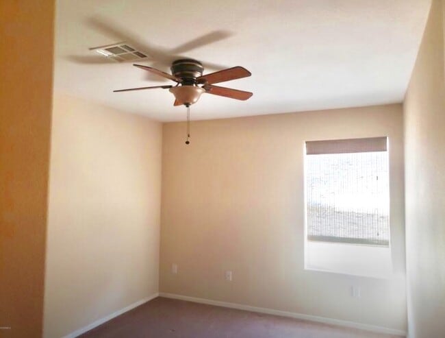 Building Photo - Cute Home in Parkhill Estates