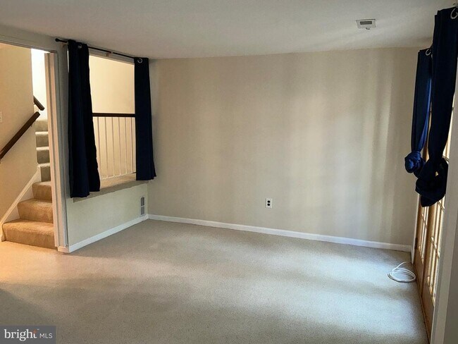 Building Photo - 1311 Templeton Pl