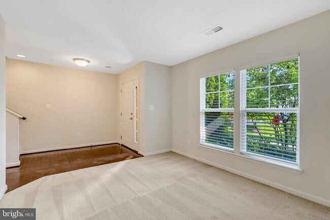 Building Photo - 8932 Dahlgren Ridge Rd
