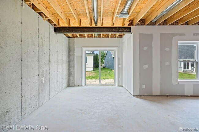 Building Photo - 7453 Village Ct