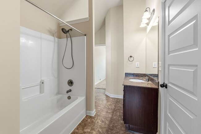 Building Photo - 4464 Grove Landing Dr