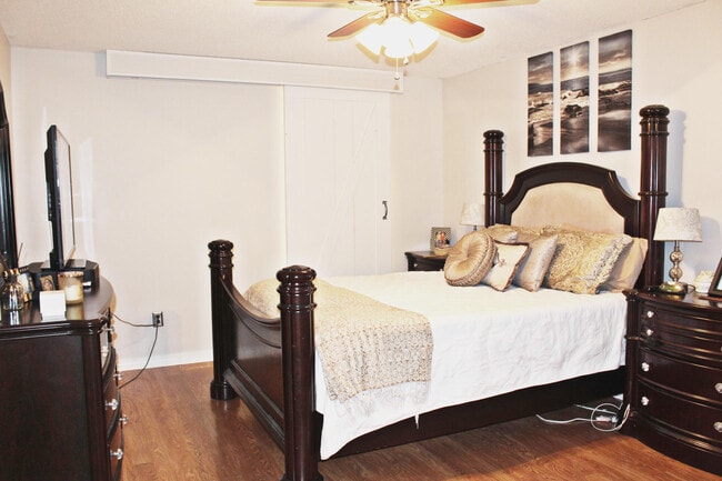 Building Photo - 159 Meadowbrook Ct