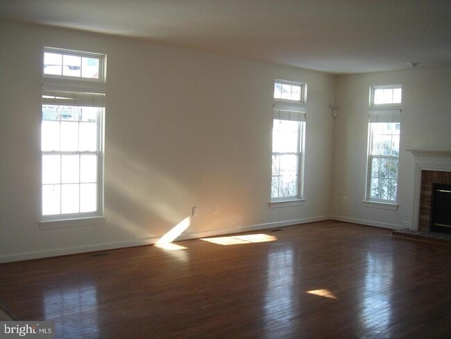 Building Photo - 11017 Baldwin Dr