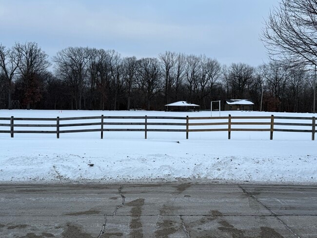 Building Photo - 6727 Parkland