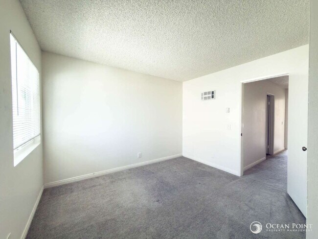 Building Photo - Charming 2 Bedroom Anacapa Condo just steps from the beach in Port Hueneme!