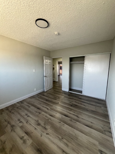 Building Photo - 1060 W 117th St