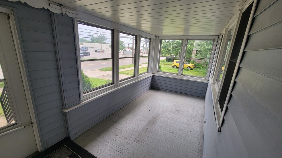 Building Photo - 765 E Buchtel Ave