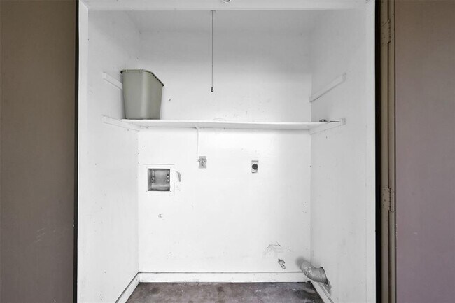 Building Photo - 1603 Hazelwood St