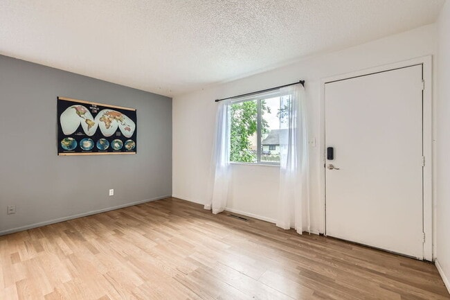 Building Photo - 2515 W Willamette Ave