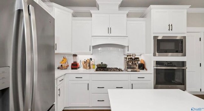 Building Photo - Located in Town Madison-Luxury Living