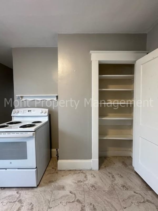 Building Photo - 212 Jackson Ave