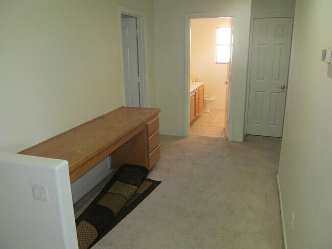Building Photo - A Fabulous 4 Bedroom House in Peccole Ranch