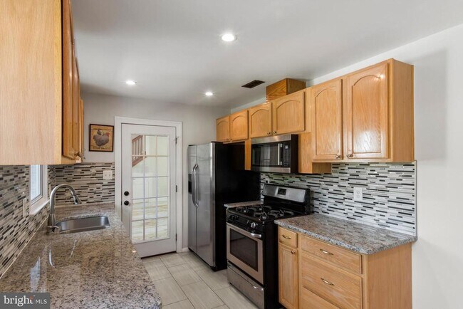 Building Photo - 3709 Forestdale Ave