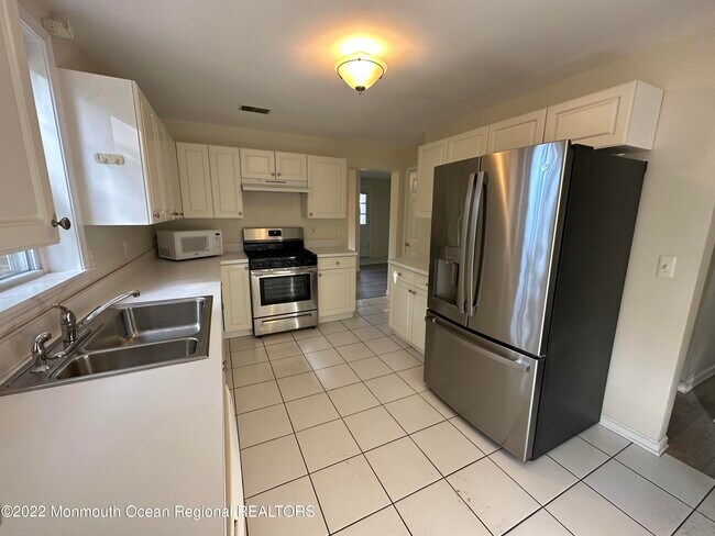 Building Photo - 800 Navesink River Rd