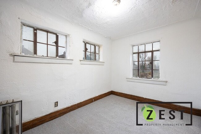 Building Photo - 4016 Hogarth St