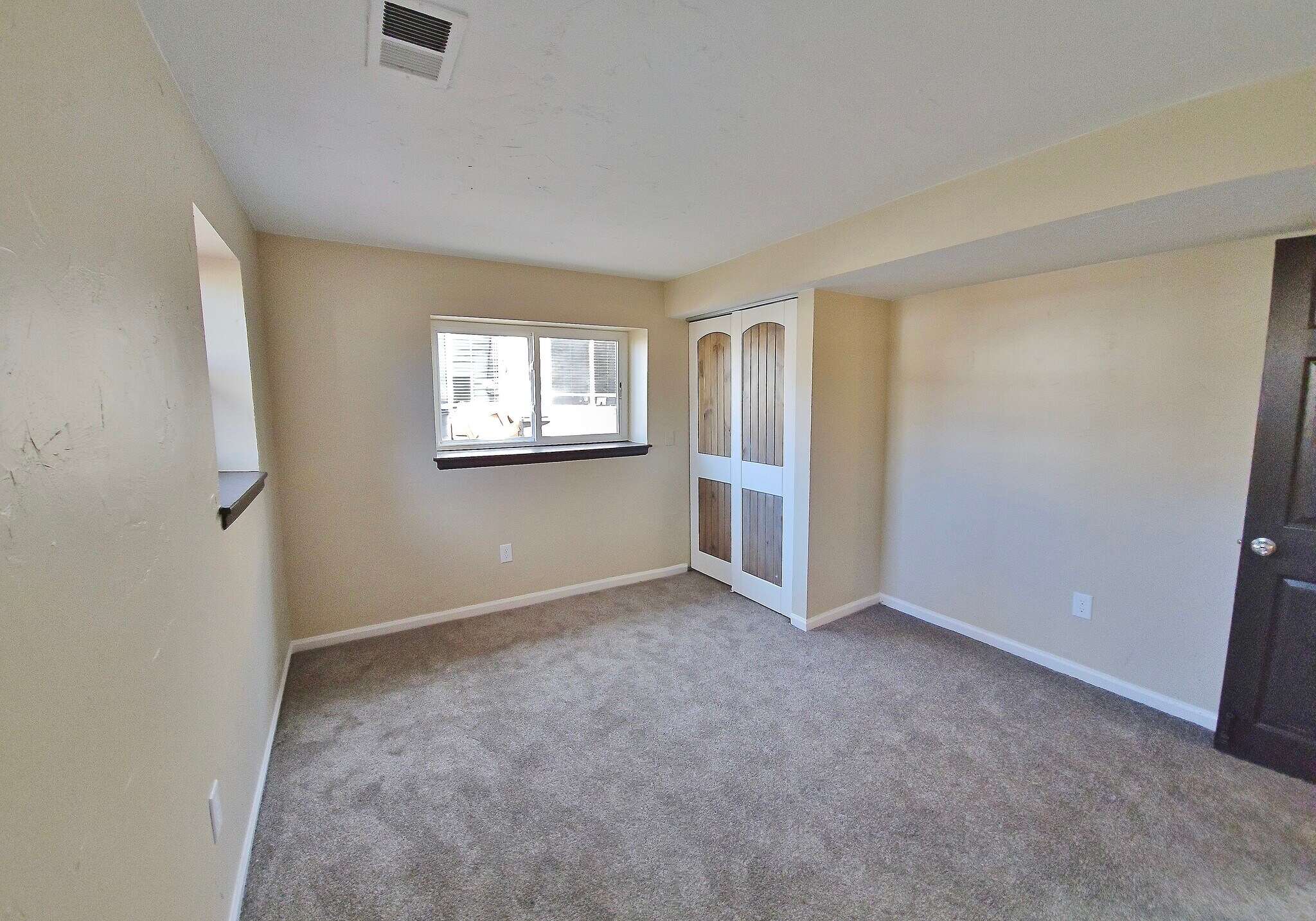 Building Photo - 110 Lucerne Dr