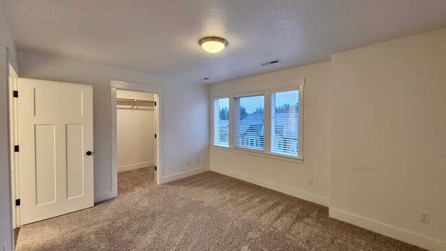 Building Photo - Beautiful Home in Champion Village, Sandy, OR!