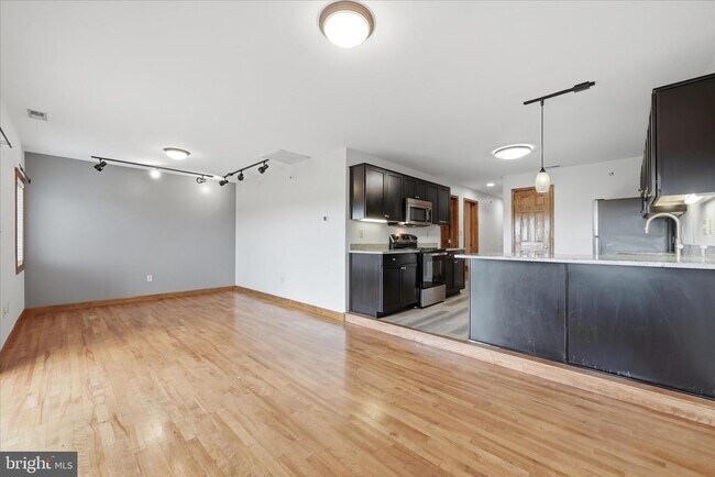 Building Photo - 443 Millwood Ave