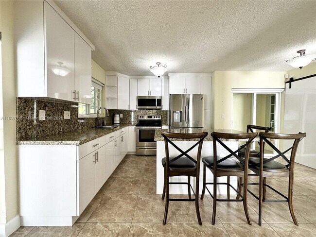 Building Photo - 6097 SW 128th Ct