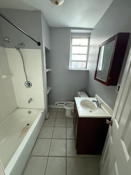 Bathroom - 808 S 6th St