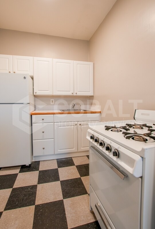 Building Photo - 674 Somerset Terrace NE