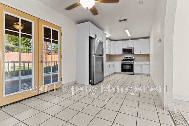 Building Photo - 260 Val Monte Dr