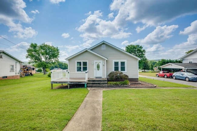 Primary Photo - 4221 Maplewood St