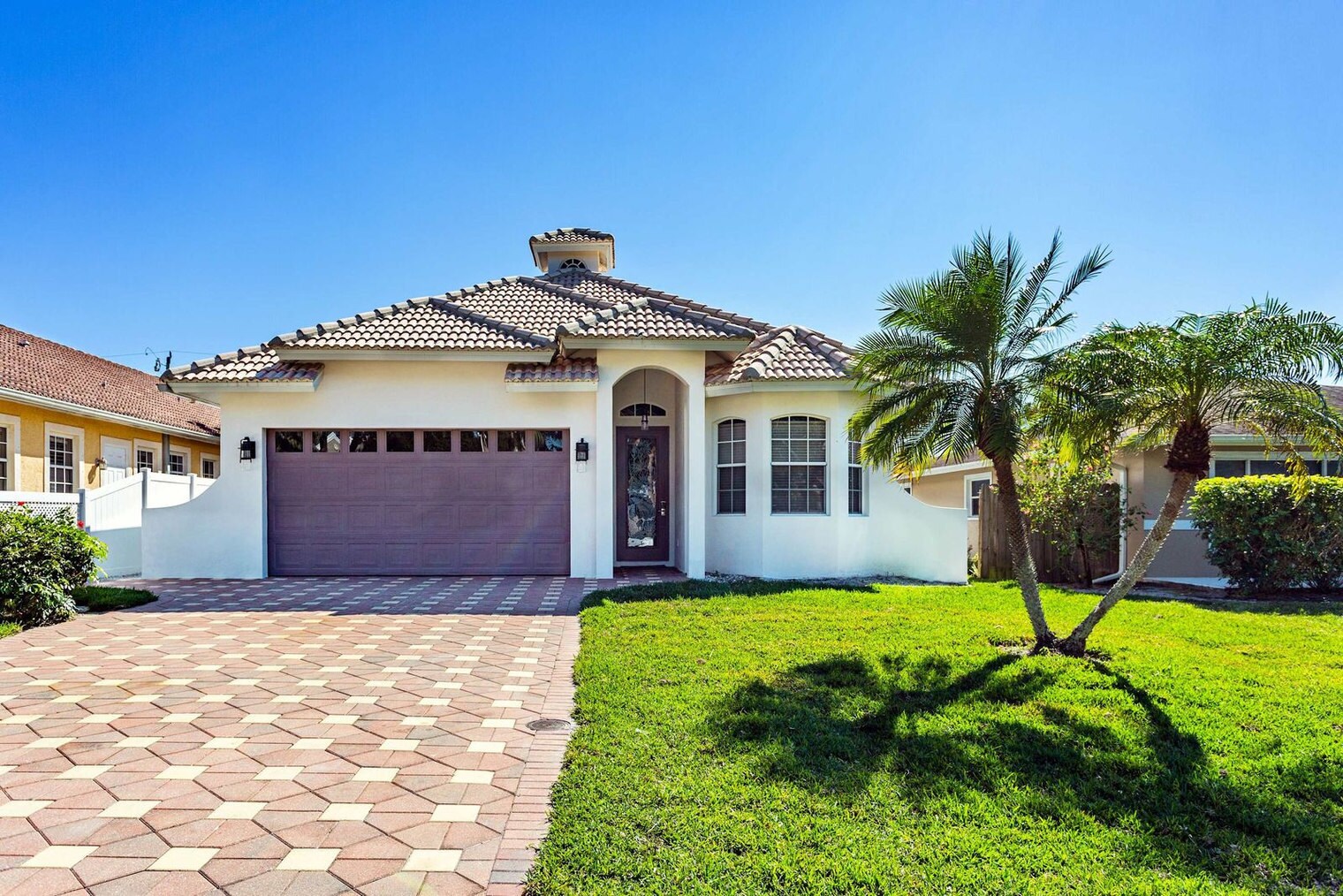 Building Photo - 828 110th Ave N