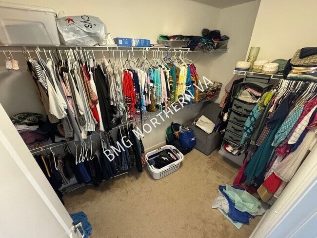 Building Photo - 3190 Yeager Dr