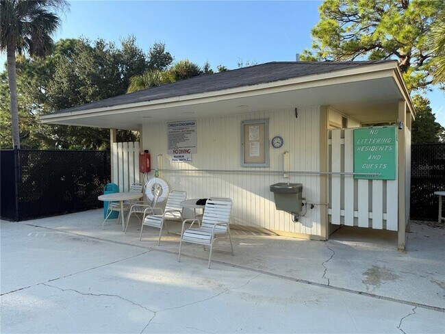 Building Photo - 208 Palmetto Ct