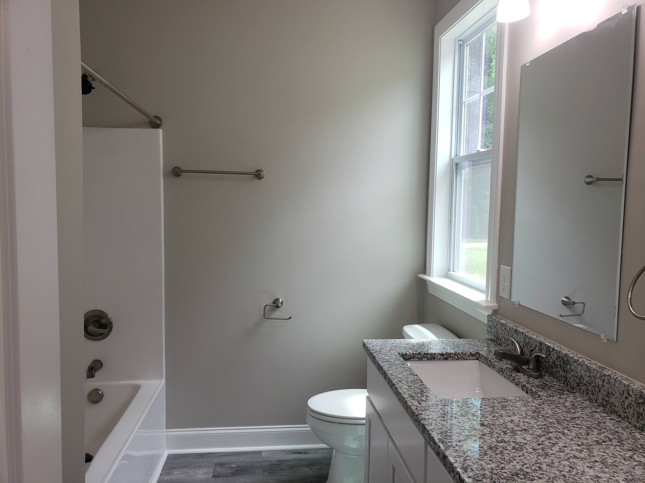 Building Photo - 218 Forest Dr
