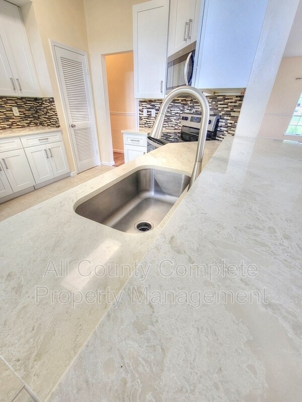 Building Photo - 433 Casheros Cove Dr