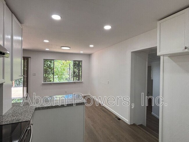 Building Photo - 3173 Ridge Ct