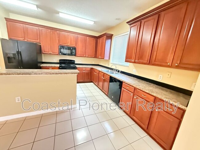 Building Photo - 10337 Stratford Pointe Ave