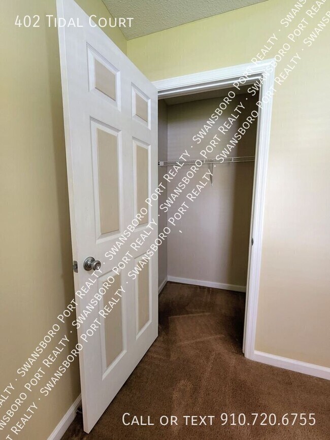 Building Photo - 402 Tidal Ct