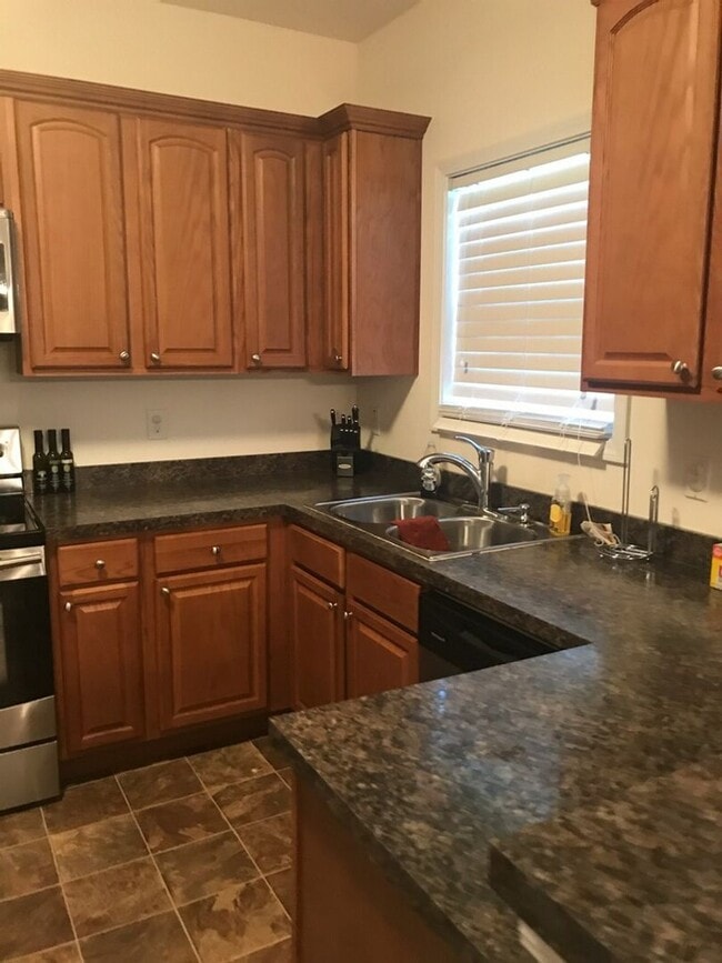 Building Photo - Tranquil Expanse : 4BR | 2.5 BA , House in Moncks Corner