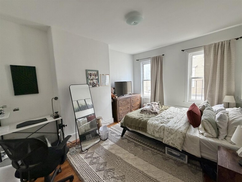 Building Photo - 21 Ellery St