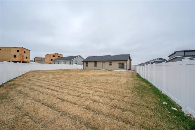 Building Photo - Modern, spacious, and move-in ready—this is the rental you’ve been waiting for!