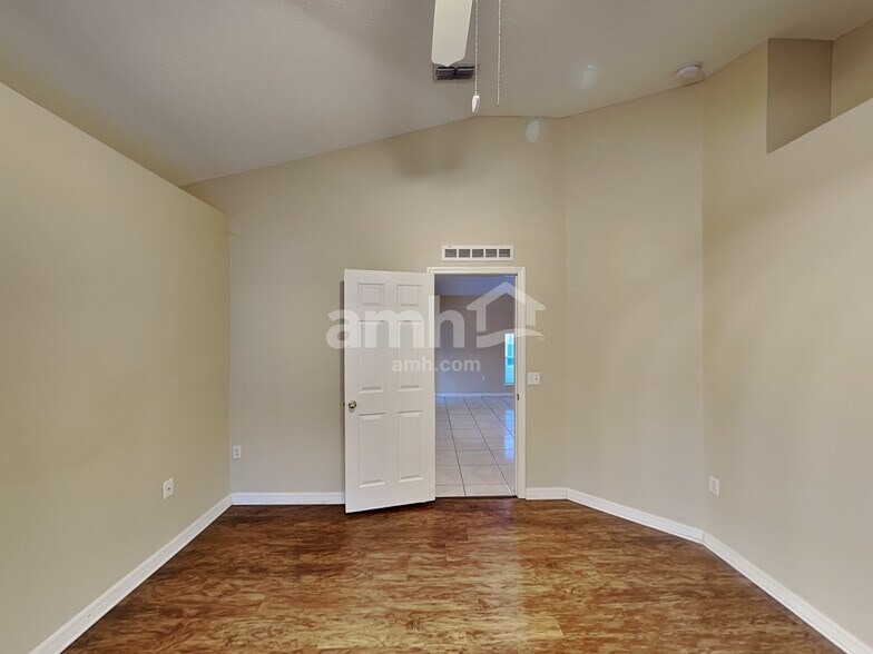 Building Photo - 11414 Ivy Flower Loop